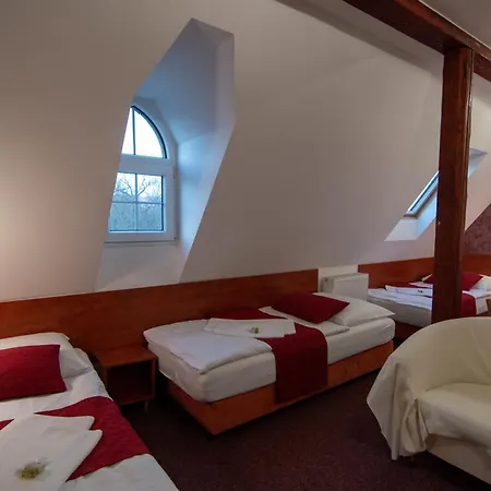 Szálloda U Kaple 3*